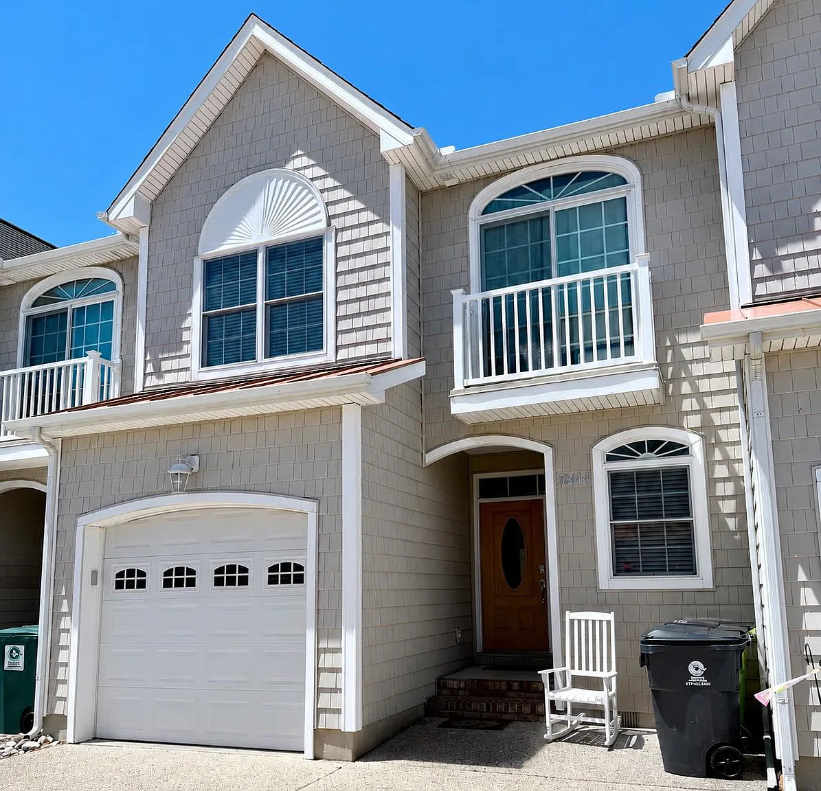 3 bed, 2.5 bath, 1791 sqft, $2,300 — Photo 2