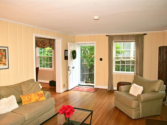 4th image of 108 N Galveston St