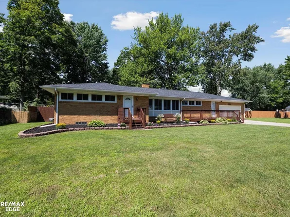 2349 Harmony Dr, Burton, MI 48509