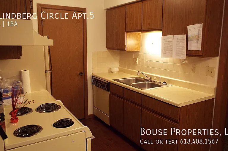 7 Lindbergh Cir #5 — Photo 3