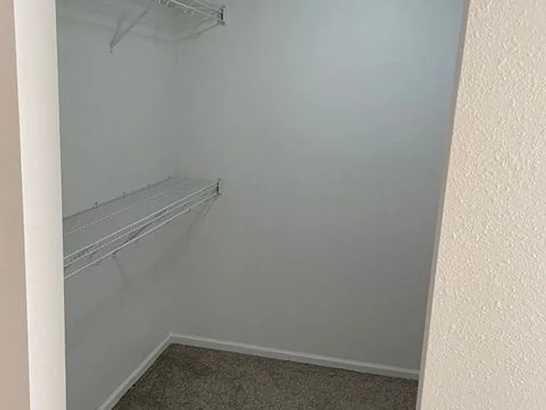 2400-2418 Hillcrest Dr — Photo 12