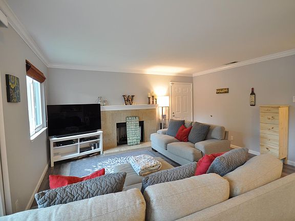 4th image of 2904 La Terrace Cir