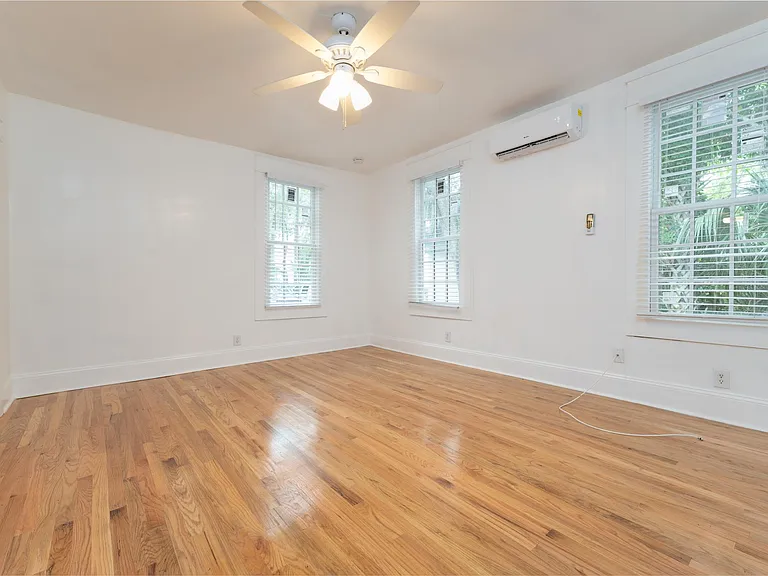 260 Saint George St #6 — Photo 8