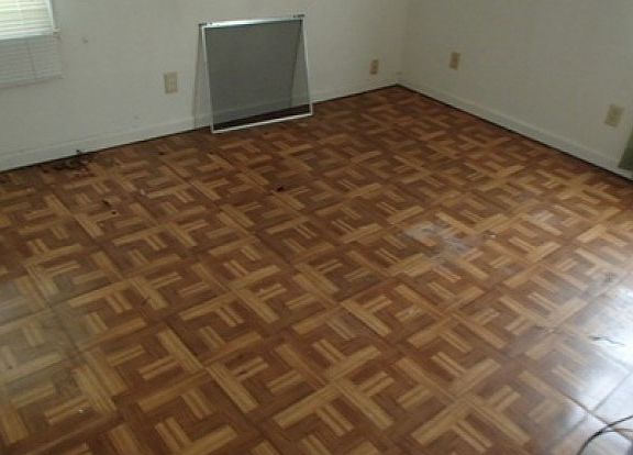 4th image of 1310 Lawson Cir