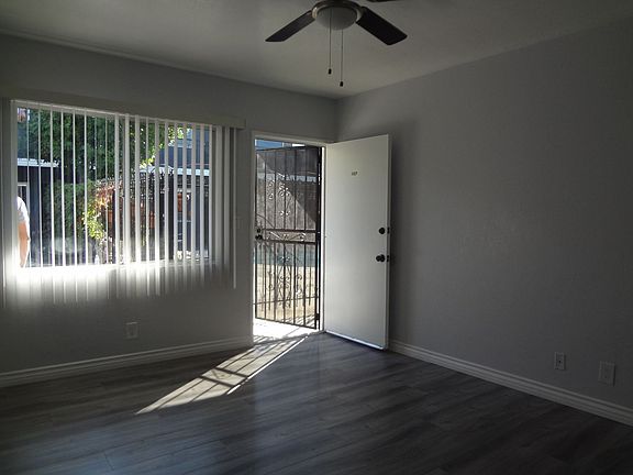 2nd image of 2720 Randolph St #107