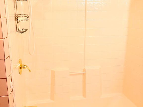 5th image of 720 Ocala Ave #2