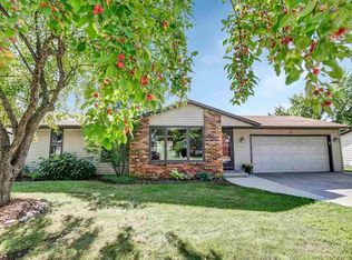 1214 Robin St, De Pere, WI 54115