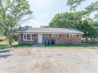 6159 Erb Rd, Saint Louis, MO 63129