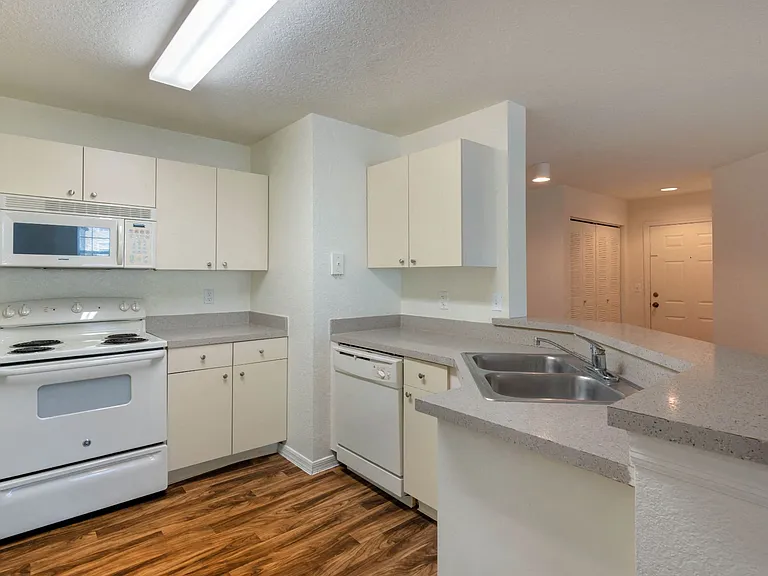 Windchase Apartments — Photo 18