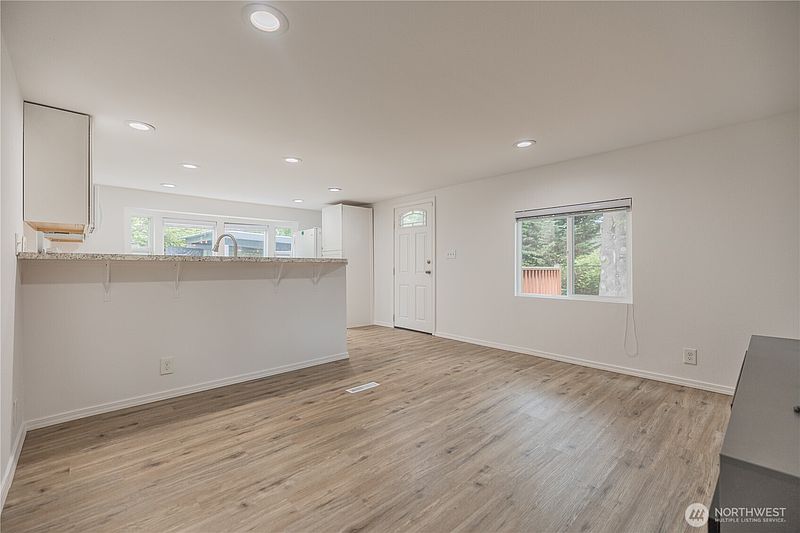 4th image of 11424 36th Drive NE #54