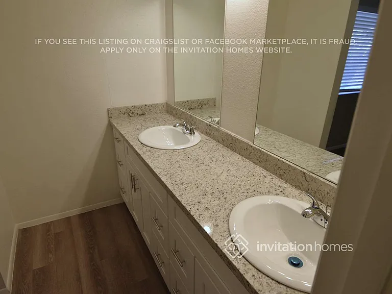 2301 W Waltann Ln — Photo 20