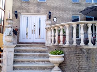 214 Amherst St, Brooklyn, NY 11235