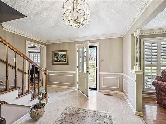 4th image of 1859 Elmhurst Dr