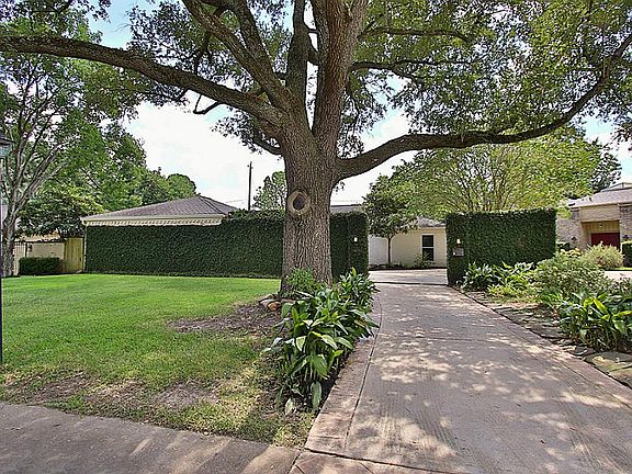 2nd image of 10019 Piping Rock Ln