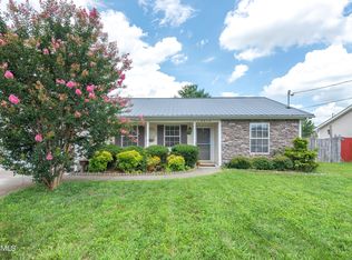 7517 Gary White Rd, Corryton, TN 37721