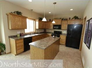 562 Kayla Ln NW, Hanover, MN 55341