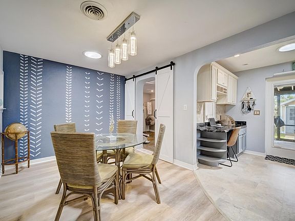 5th image of 124 Cheshire Rd