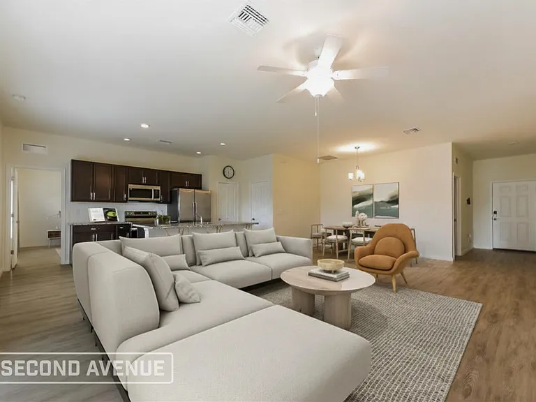 3202 NE 14th Pl — Photo 2