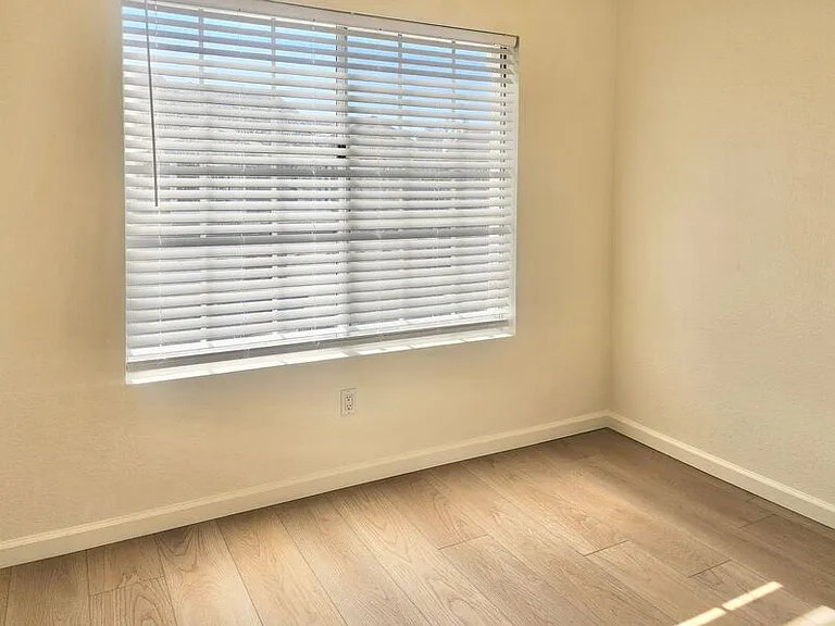 2275 Hawthorne Pl — Photo 27
