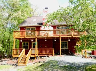 350 Saunders Dr, Bushkill, PA 18324