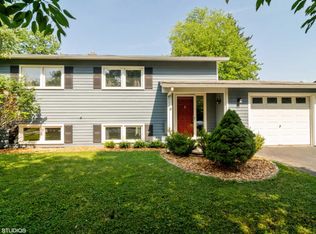 2240 Forest Ave, Rolling Meadows, IL 60008