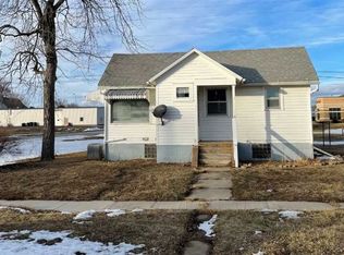 301 E Locust Ave, Plainview, NE 68769