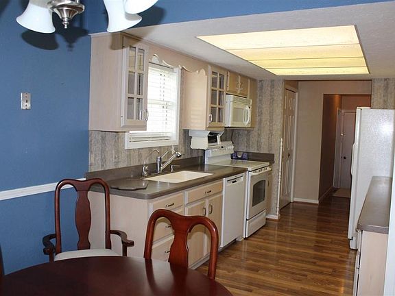 3rd image of 52110 Furrow Dr