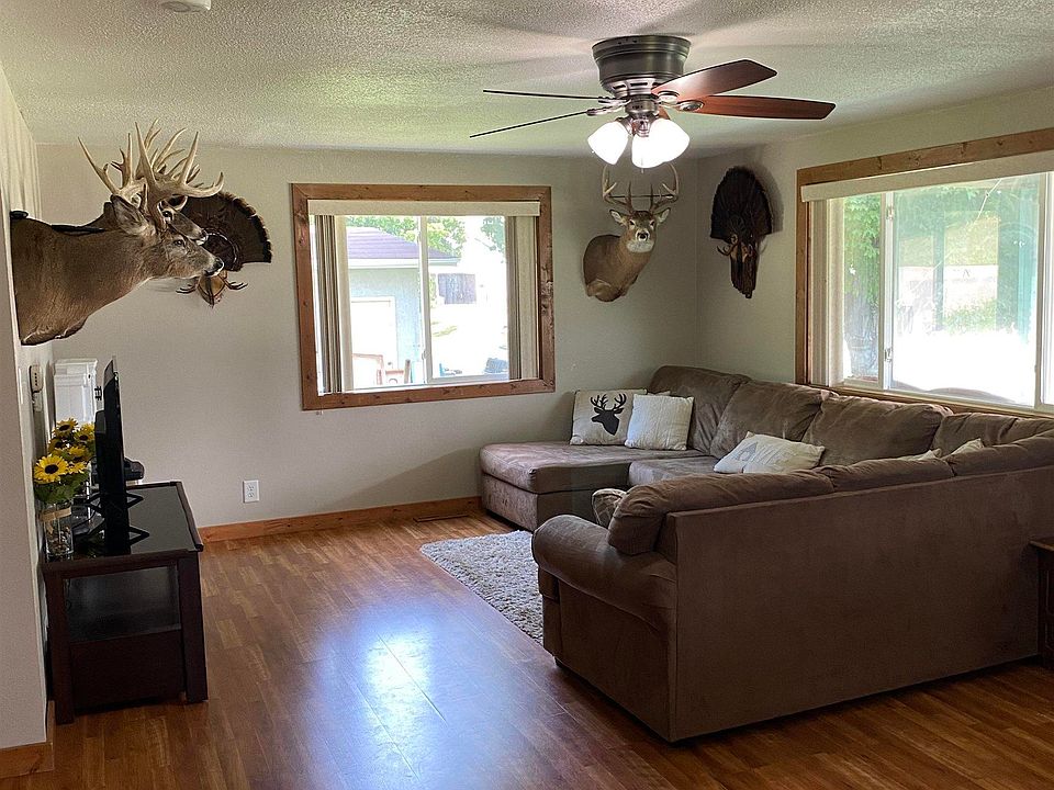 461 Railroad Ave SW, New Albin, IA 52160 Zillow