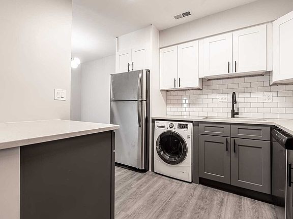 2nd image of 1005-1037 Des Plaines Ave #1013-103