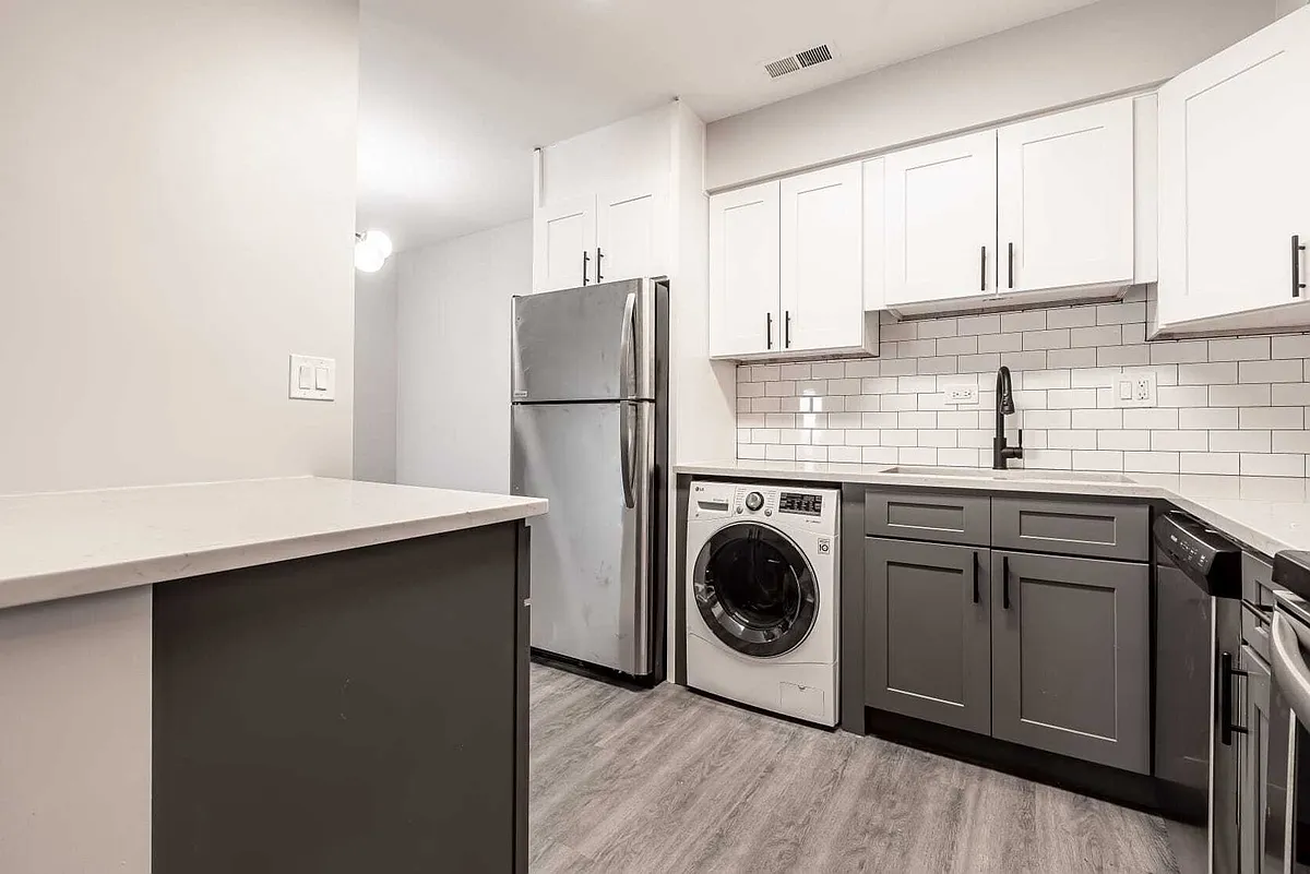 Building Photo - Grand Park Apartments