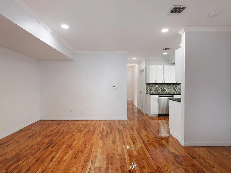 131 Armstrong Ave #1 — Photo 9