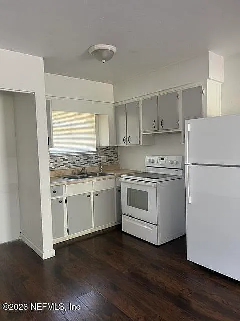 2 bed, 1.0 bath, 840 sqft, $900 — Photo 4
