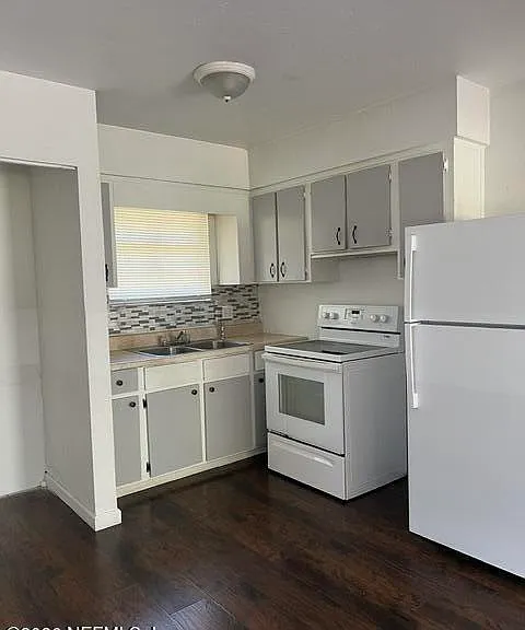 25146 NW 4th Ave — Photo 4