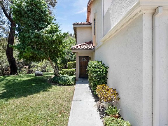 4th image of 1712 Whaley Ave