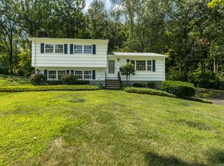 19 Ric Ct, North Branford, CT 06471