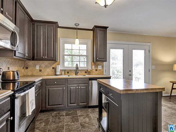 3rd image of 1112 Empire Ln
