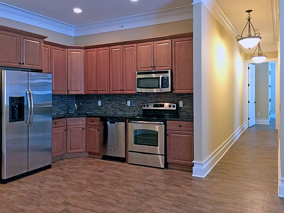 2nd image of 25 Boulder Hills Blvd #E