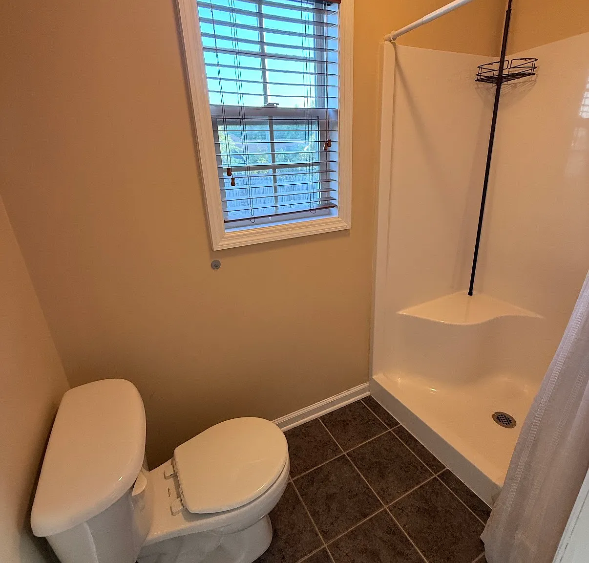 3 bed, $1,850 — Photo 4