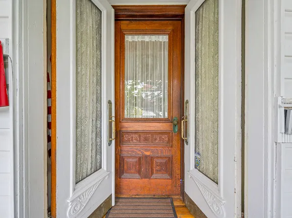 455 East 28th Street image 5 of 28