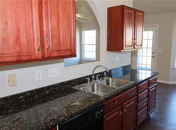 5th image of 229 Glencroft Dr