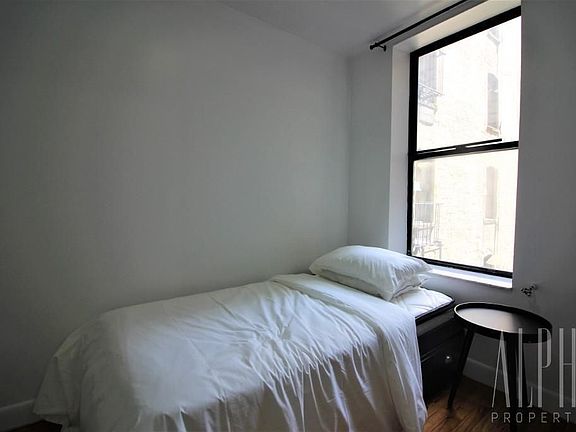 4th image of 332 E 95th St APT 5
