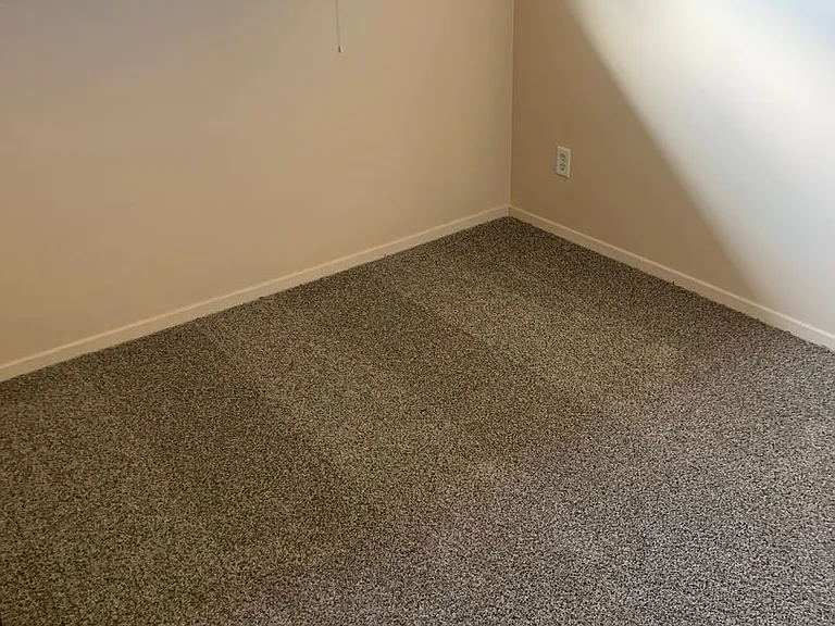 256 Kinsman Ct — Photo 10