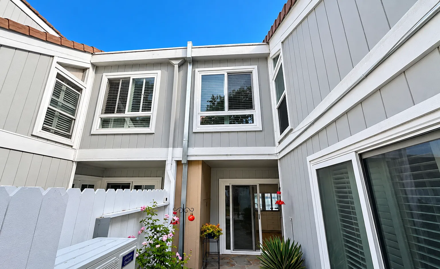 4 bed, 2057 sqft, $6,000 — Photo 2