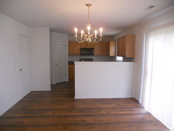 5th image of 3807 Larkhaven Village Dr