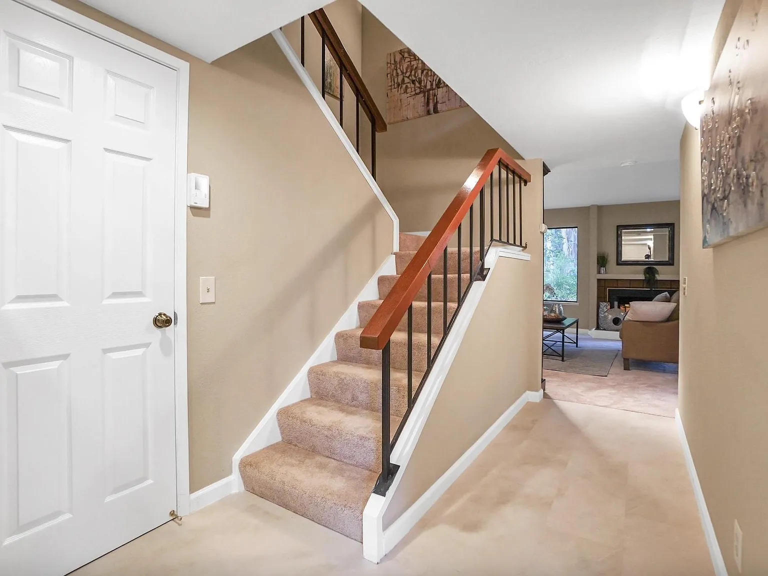 2 bed, 2.5 bath, 1800 sqft, $3,600 — Photo 3