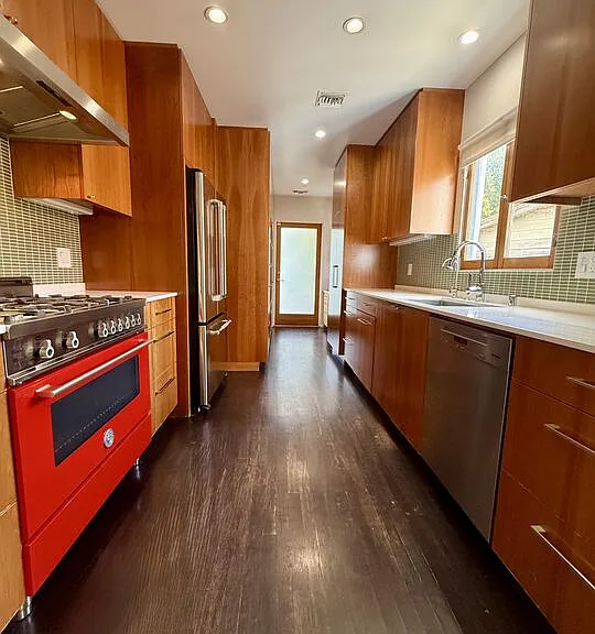 4248 Lexington Ave — Photo 11