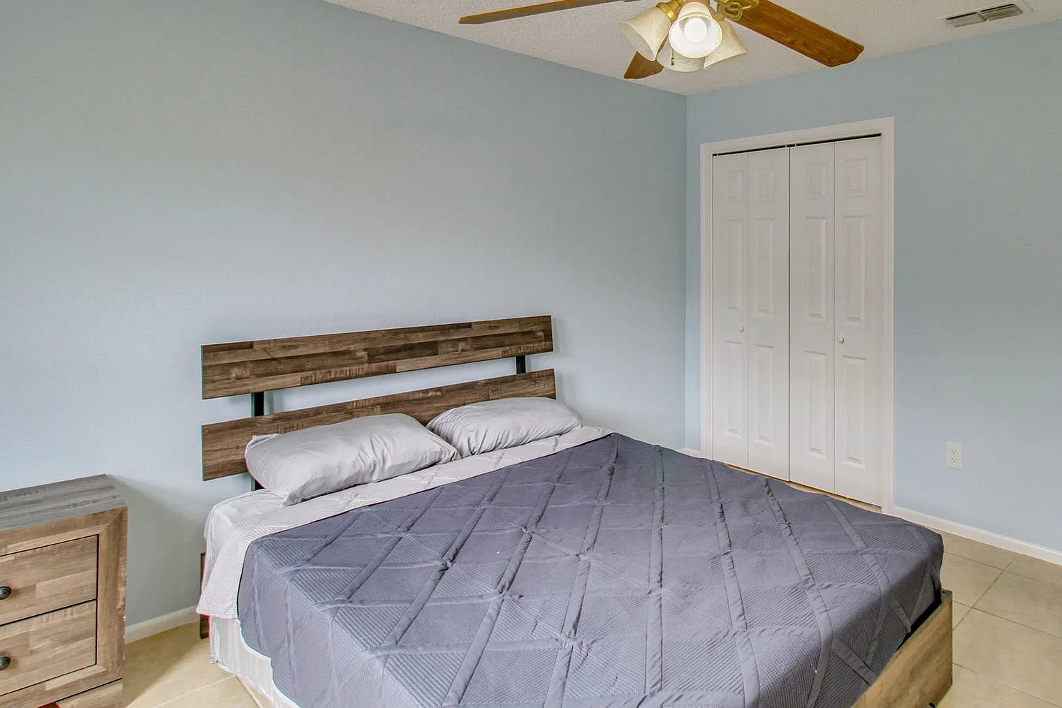 2 bed, 2.0 bath, 1097 sqft, $3,152 — Photo 4