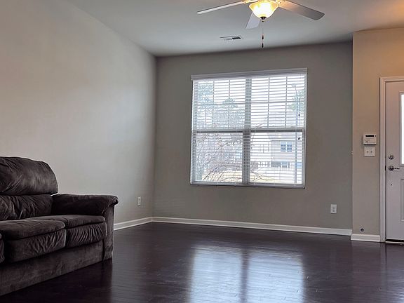 4th image of 15 Pilatus Dr