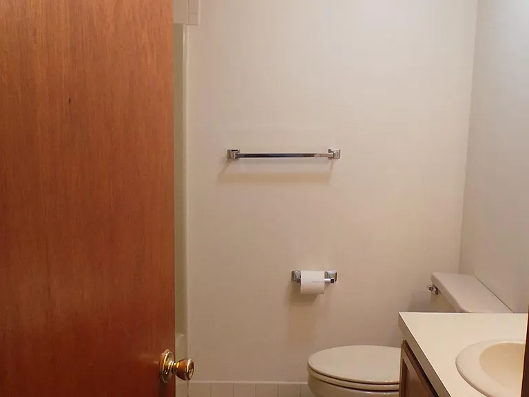 182 Chenango Ave #6 — Photo 13