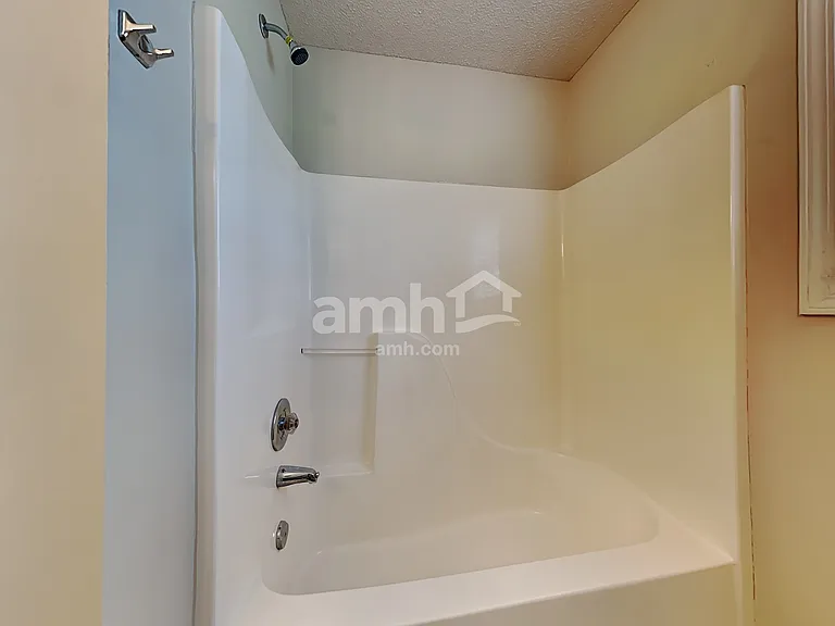 172 Barrington Ln — Photo 16